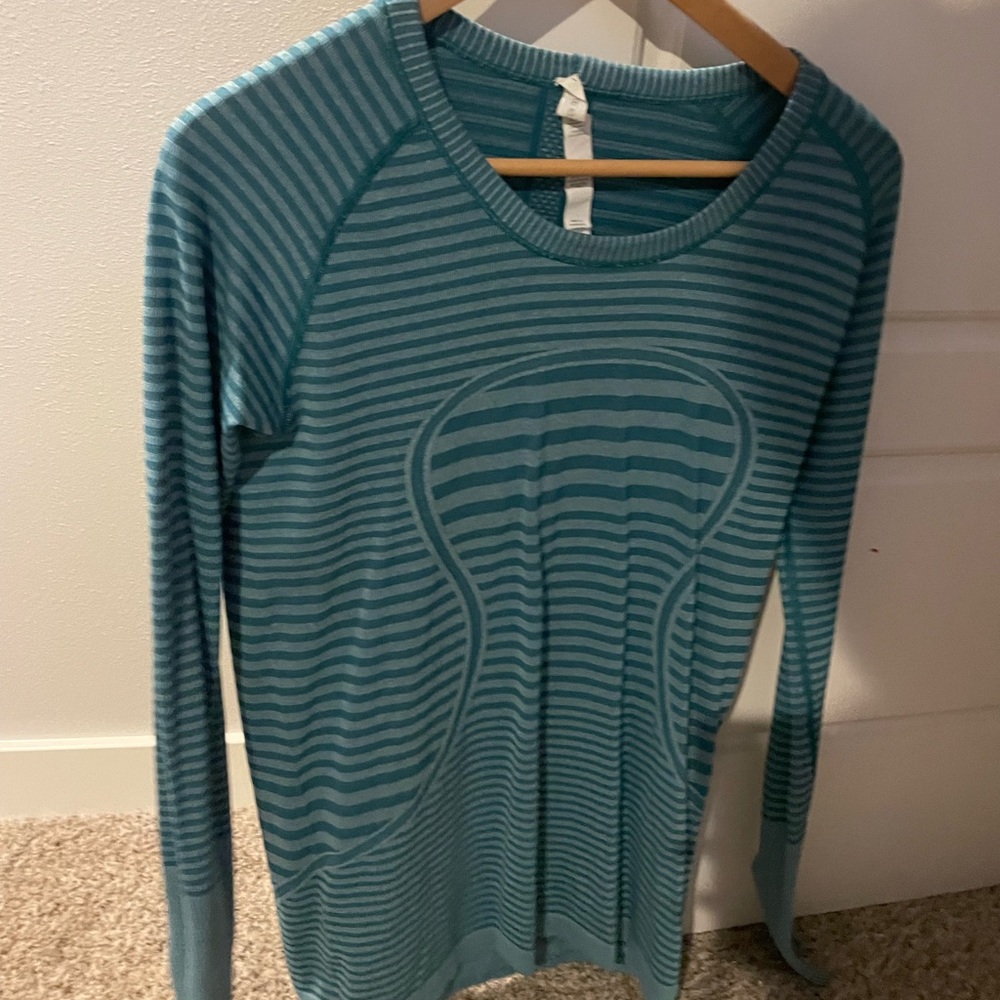 Lululemon Swiftly long sleeve shirt since 12 in green. Hardly worn!